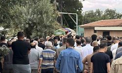 Motosiklet yola çıkan otomobille çarpıştı, 19 yaşındaki genç hayatını kaybetti