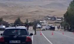Muradiye'de araçlar kafa kafaya çarpıştı: 2 ölü, 9 yaralı