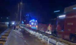 Otomobil bariyerlere çarparak devrildi: 1 yaralı