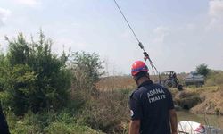 Otomobil dereye uçtu: Sürücü yüzerek kurtuldu