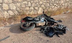 Otomobille kafa kafaya çarpışan motosikletin sürücüsü hayatını kaybetti