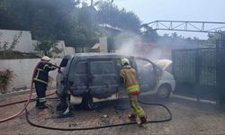 Payas'ta minibüs alevlere teslim oldu