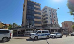Safranbolu'da 4. kattan düşen genç kız ağır yaralandı: Kafenin tentesi hayatta tuttu