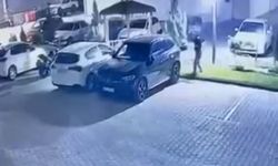 Siteye girip aracın camını kırdılar: O anlar kamerada