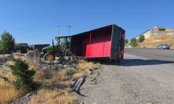 Traktör ve otobüs çarpıştı, kaza ucuz atlatıldı