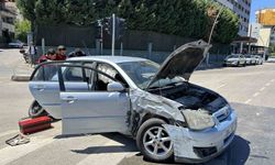 Uşak'ta kamyonet ile otomobil çarpıştı: 4 yaralı