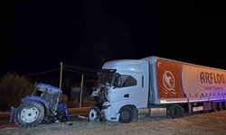 Uşak'ta traktör ile tır çarpıştı: 1 ölü, 1 yaralı