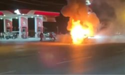 Yanan otomobilde yaralanan 2 çocuk Van'a sevk edildi