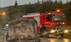 Yanan otomobildeki patlama paniğe neden oldu