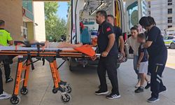 Bursa'da otomobil ile motosiklet çarpıştı: 2'si çocuk 3 yaralı