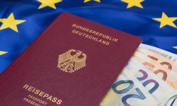 Almanya’da yeni plan: Schengen’den çıkıp euroyu bırakmak istiyorlar