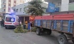 Kaldırımda bekleyen iki kişi ölümden döndü
