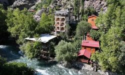 Kanyonun arasında gelir kapısı buldular 'Halk fırsata çeviriyor'