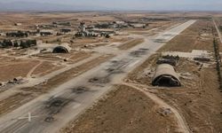 İsrail’in vurduğu üs için Suriye’den açıklama geldi