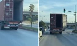 Bursa'da seyir halindeki tırın açık dorse kapağı korkuttu