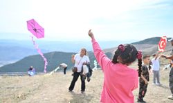 Gemlik’te gökyüzü rengarenk oldu