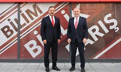 Yavuz Ağıralioğlu: “Resmi dilin yanına bir dil olmaz”