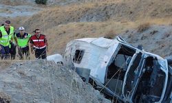 Elazığ’da işçi servisi uçuruma yuvarlandı: Çok sayıda yaralı