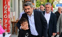 Başkan Oktay Yılmaz Kurtuluş Caddesi’nde esnafın nabzını tuttu