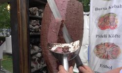 Bursa’da gastronomi festivalinde 3 metrelik kebap şöleni