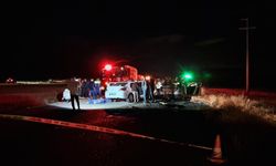 İki otomobil kafa kafaya çarpıştı: 2 ölü, 5 yaralı