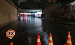 İstanbul’da sağanak bastırdı: Zincirlikuyu alt geçidini su bastı
