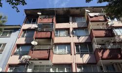 4 katlı binanın üst katında çıkan yangın paniğe neden oldu
