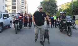 Adana'da okulların ilk gününde polisten güvenlik uygulaması