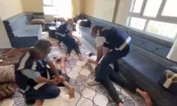 Ağlayan kadını fark eden Samsun polisi izi Şanlıurfa'daki bağ evine kadar sürdü: 2 milyon 329 bin liralık dolandırıcılık yapanlar yakalandı