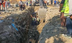 Altyapı çalışmaları esnasında göçük altında kalan 2 işçi yaralandı