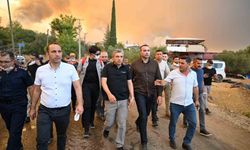 Antalya Valisi Şahin: 'Aksu yangını devam ediyor, Kumluca yangınının enerjisi düşürüldü'