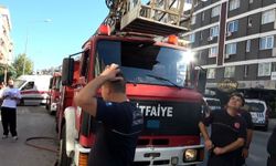 Antalya'da evin mutfağında çıkan yangında evde bulunan 3 kişi dumandan etkilendi