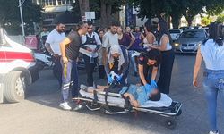 Antalya'da motosiklet ile otomobil çarpıştı: 2 yaralı