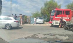 Ayvalık'ta otomobil bahçeye girdi, korkulan olmadı