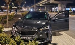Bandırma-Bursa yolunda iki araç çarpıştı, kameralar saniye saniye kaydetti