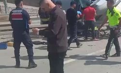 Beton mikseri devrildi, araçta sıkışan sürücü yaralandı