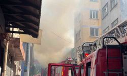 Beyoğlu Bülbül Mahallesi'nde bulunan 2 katlı bir iş yerinde henüz belirlenemeyen nedenle yangın çıktı. İhbar üzerine bölgeye çok sayıda itfaiye ekibi sevk edildi. Ekiplerin yangına müdahalesi sürüyor.