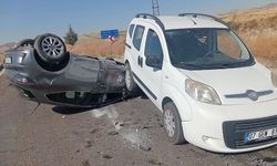 Beypazarı'nda otomobillerin çarpıştığı kazada 3 kişi yaralandı