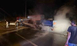Bilecik'te seyir halindeki tırın lastiği tutuştu