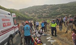 Bingöl'de minibüs şarampole yuvarlandı: 10 yaralı