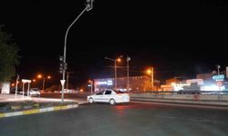 Diyarbakır'da yolun karşısına geçen çocuk, otomobil çarpması soncu hayatını kaybetti
