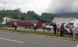 Düzce'de ambulans tıra arkadan çarptı 1 kişi yaralı