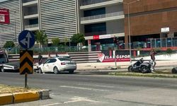 Elazığ'da otomobil ile motosiklet çarpıştı: 3 yaralı