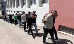 Evlerinden uyuşturucular ve silahlar çıktı: 9 şüpheli tutuklandı
