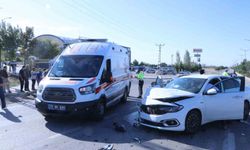 Karaman'da otomobiller çarpıştı: 6 yaralı