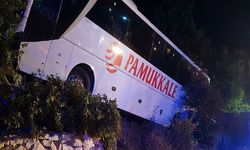 Kırkağaç'ta yolcu otobüsü kaza yaptı: 18 yaralı