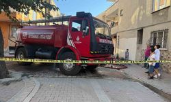 Küçükçekmece'de çatı katında yangın: Ev kullanılamaz hale geldi