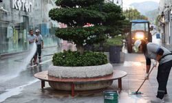 Marmaris Sevgi Yolu'nda temizlik çalışması