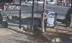 Otomobilin yayaya çarptığı anlar kamerada