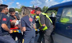Panelvan minibüs SUV araca çarptı: 1 yaralı